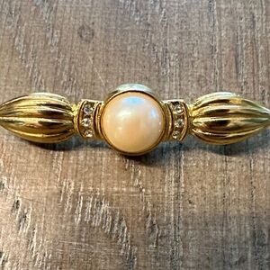 Elegant Gold and Cream Brooch